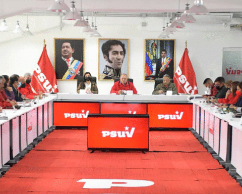 PSUV will deploy Anti-imperialist Tribunes in the country