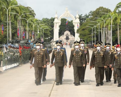 Padrino López: We continue to resist and be alert to threats