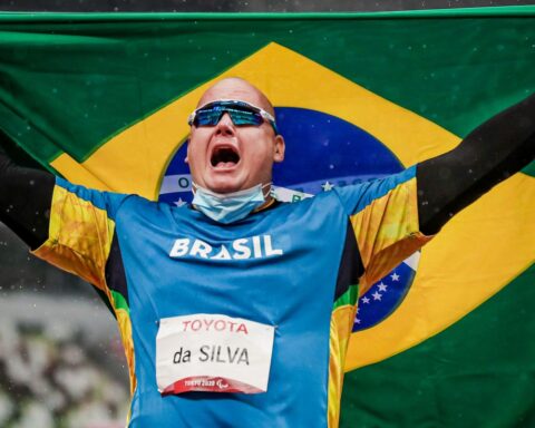 Paralympics: Alessandro da Silva breaks world record in French GP