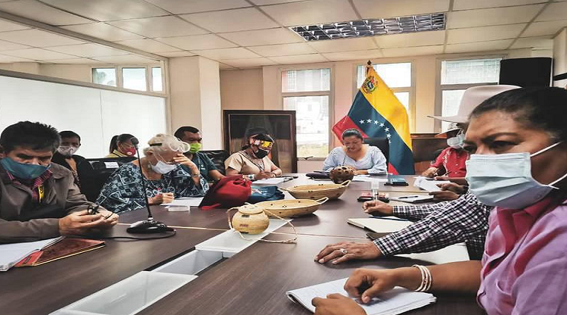 Instalan Comisión Permanente del Parlamento Indígena en Caracas