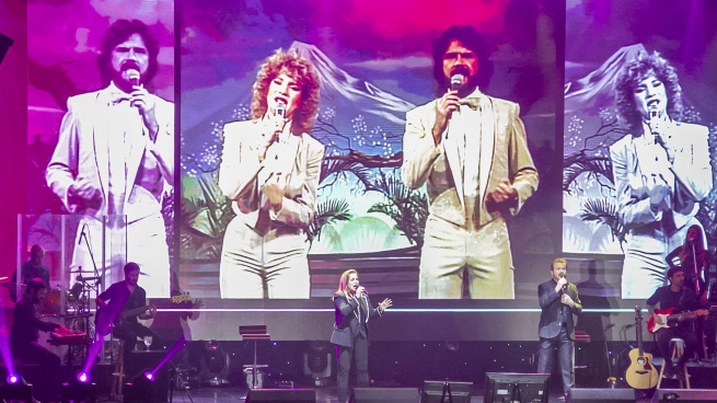 Pimpinela: 40 years of experience with a super show in the "longest night" from Ushuaia