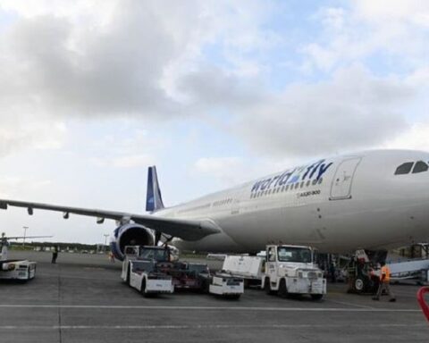 World2fly, avión, Cuba. Lisboa, aterrizaje