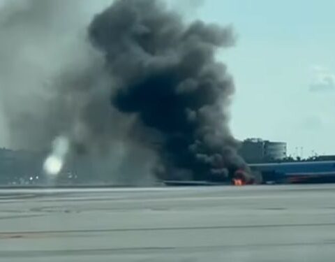 Avión, Aeropuerto Internacional de Miami