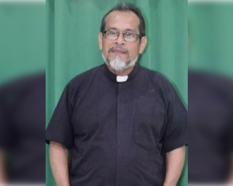 Police detain priest Manuel Salvador García after being involved in an altercation in Nandaime