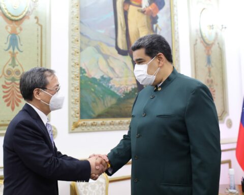 President Maduro met in Miraflores with the Chinese ambassador