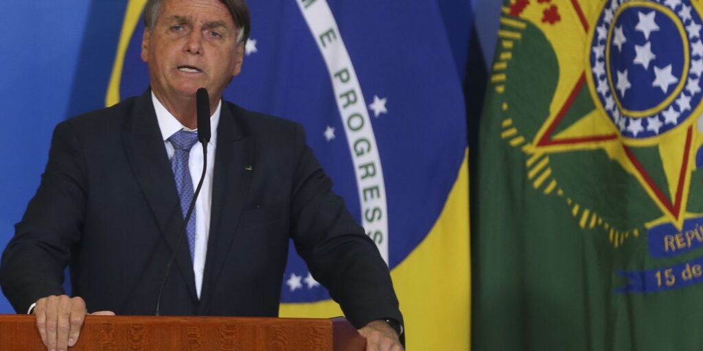 President criticizes STF decision that maintains the impeachment of deputy