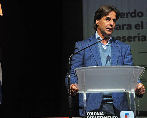 President suspends his trip to the Summit of the Americas due to COVID