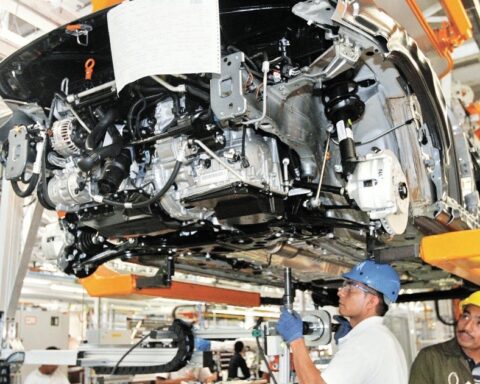 Puebla manufacturing, without recovering production levels