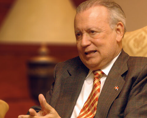 Rafael Alburquerque says recovered employment that the government points out is precarious