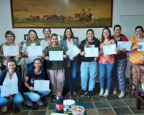 Registration for the ANDE Financial Education Workshops for Rural Women