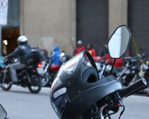 Regularization of motorcycle freight is the theme of a meeting in São Paulo