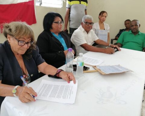 Residentes Los Tres Brazos claman para que se resuelva Titulación sector