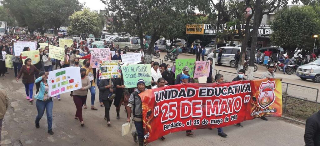 Residents of Yapacaní march against violence and demand the maximum sentence for rapists