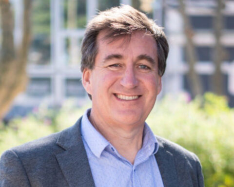 Ricardo Planchón together with Minister Falero and Senator Bianchi with residents of the department