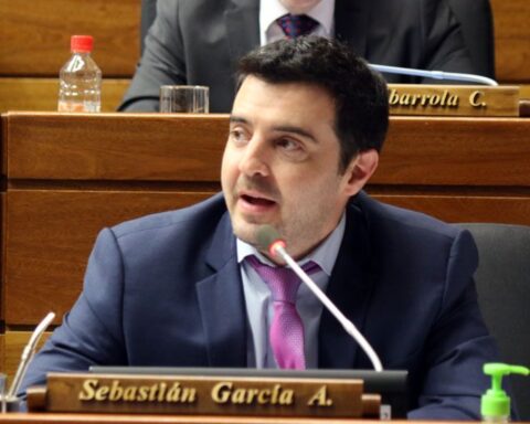 Rumors about a maneuver to change the Board of Deputies