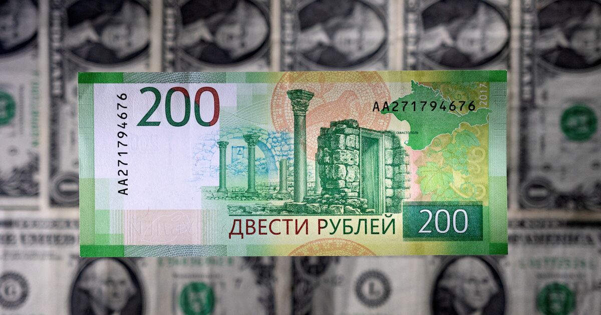 Russia runs out of dollars and cannot pay its debts