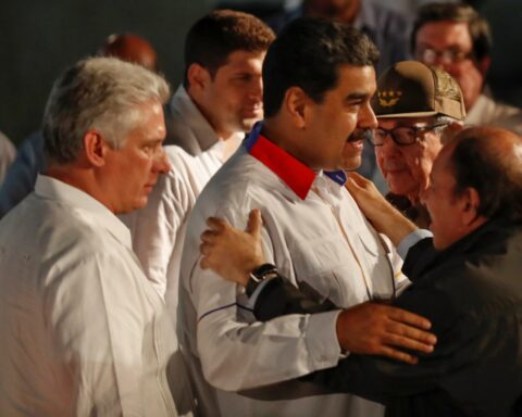 Social actors demand "eliminate all forms of political violence" in Nicaragua, Cuba and Venezuela