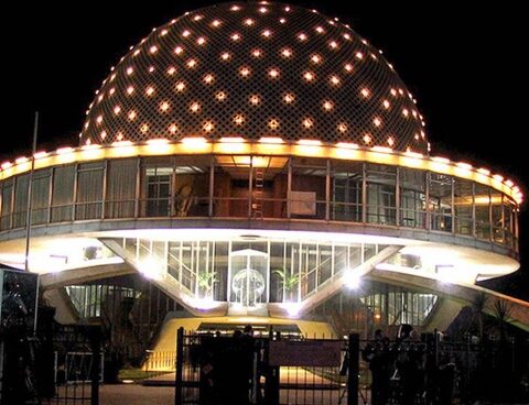 Stories of the Buenos Aires Planetarium, from the opening ovation to the technical renovation