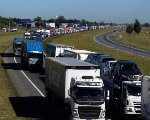 Strike of carriers: after the death of a trucker, they announced changes in the measure of force