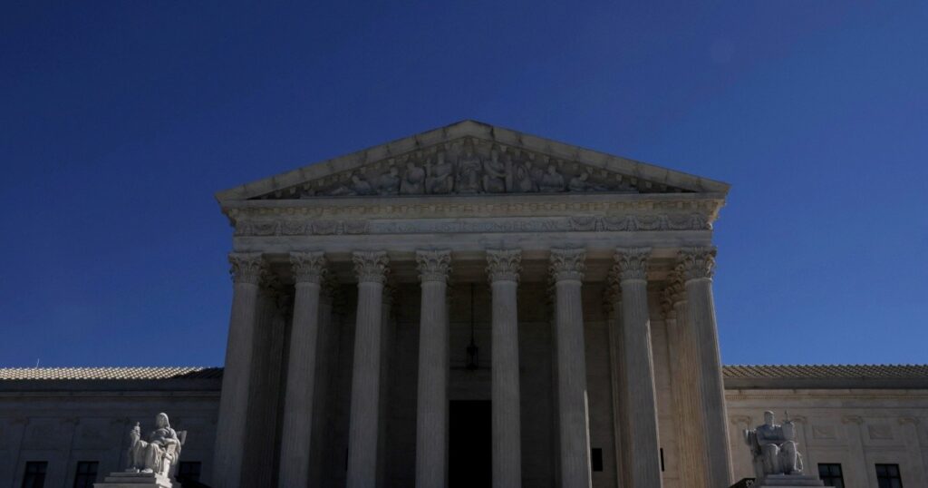 Supreme Court Suspends Texas Law Prohibiting Blocking of Social Media Posts