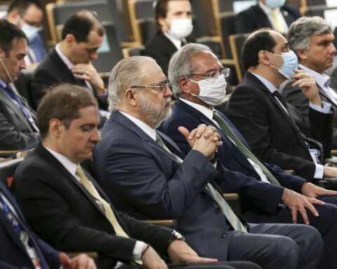 TCU approves 2021 federal government bills with reservations