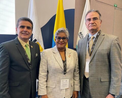 Jueces TSE irán a Colombia como observadores