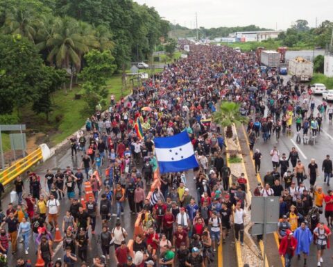 Tapachula overflows: Migrants cannot resist precarious waiting conditions and walk towards the northern border