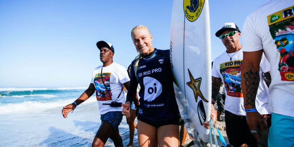 Tatiana Weston-Webb reaches Rio Pro semifinals in Saquarema