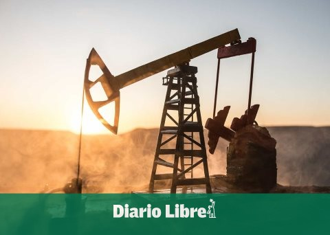 Texas oil falls 3.6% and closes at 105.76 dollars