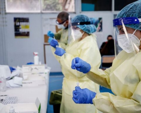 The Buenos Aires Ministry of Health indicated: "we are coming out of the fourth wave of coronavirus"