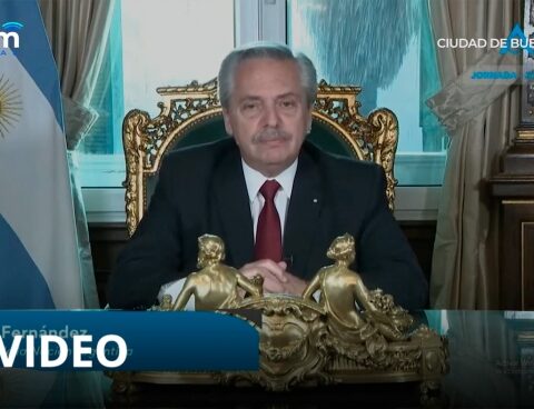 The President called for improving income distribution and asked "responsibility"