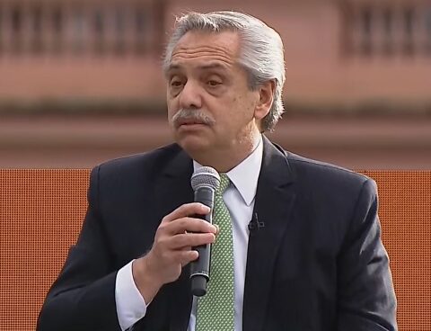 The President participates in an act in Marcos Paz and travels to the Summit of the Americas