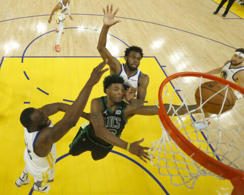 The Warriors caress their fourth ring