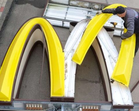 The new logo of the brand that will replace McDonald's in Russia