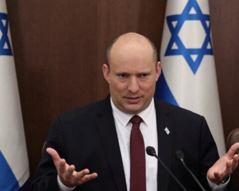 The ruling coalition in Israel seeks to dissolve Parliament and call early elections