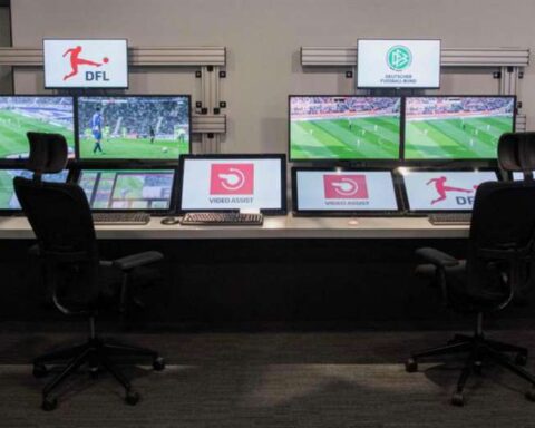 The teams to implement the VAR in the Clausura tournament arrived in Bolivia on Tuesday, according to National Customs