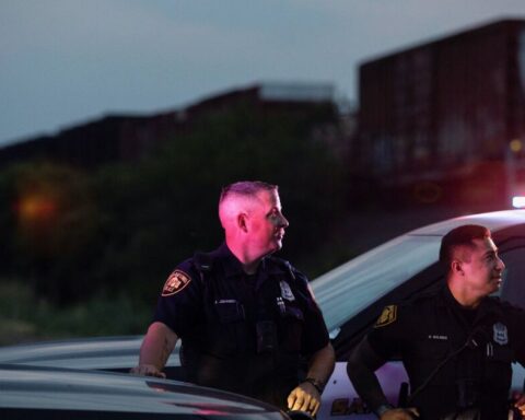 There are already 27 Mexicans dead in a Texas trailer;  identify driver and route