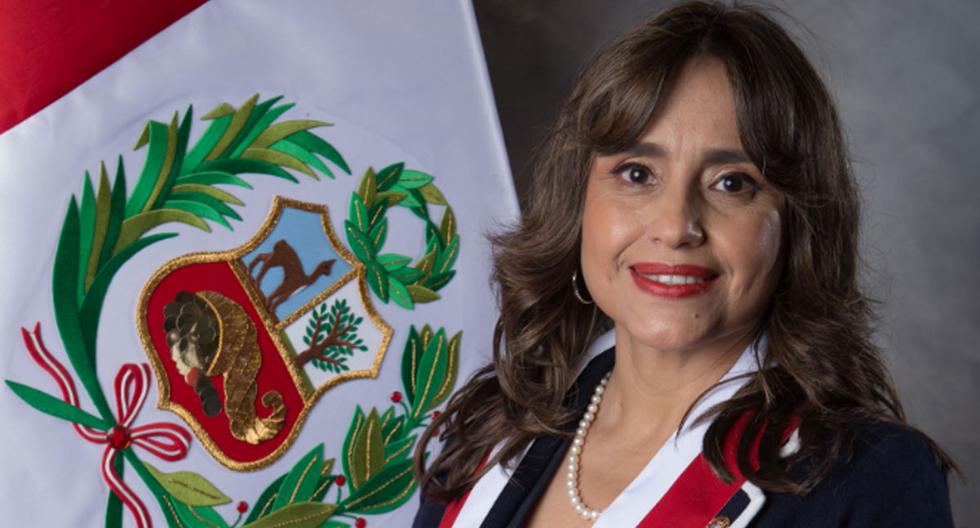 They accuse congresswoman María Córdova of making her office coordinator work in her boyfriend's company