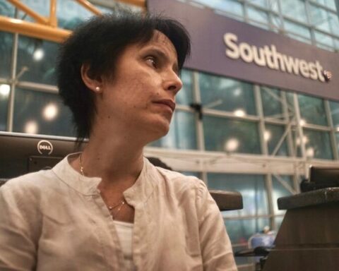 They denounce in the US that the Cuban regime prevents the return to the Island of Omara Ruiz