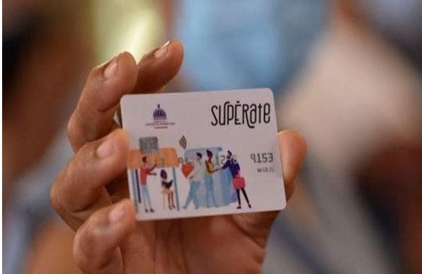 Arrestan cuatro personas con 103 tarjetas del programa Supérate