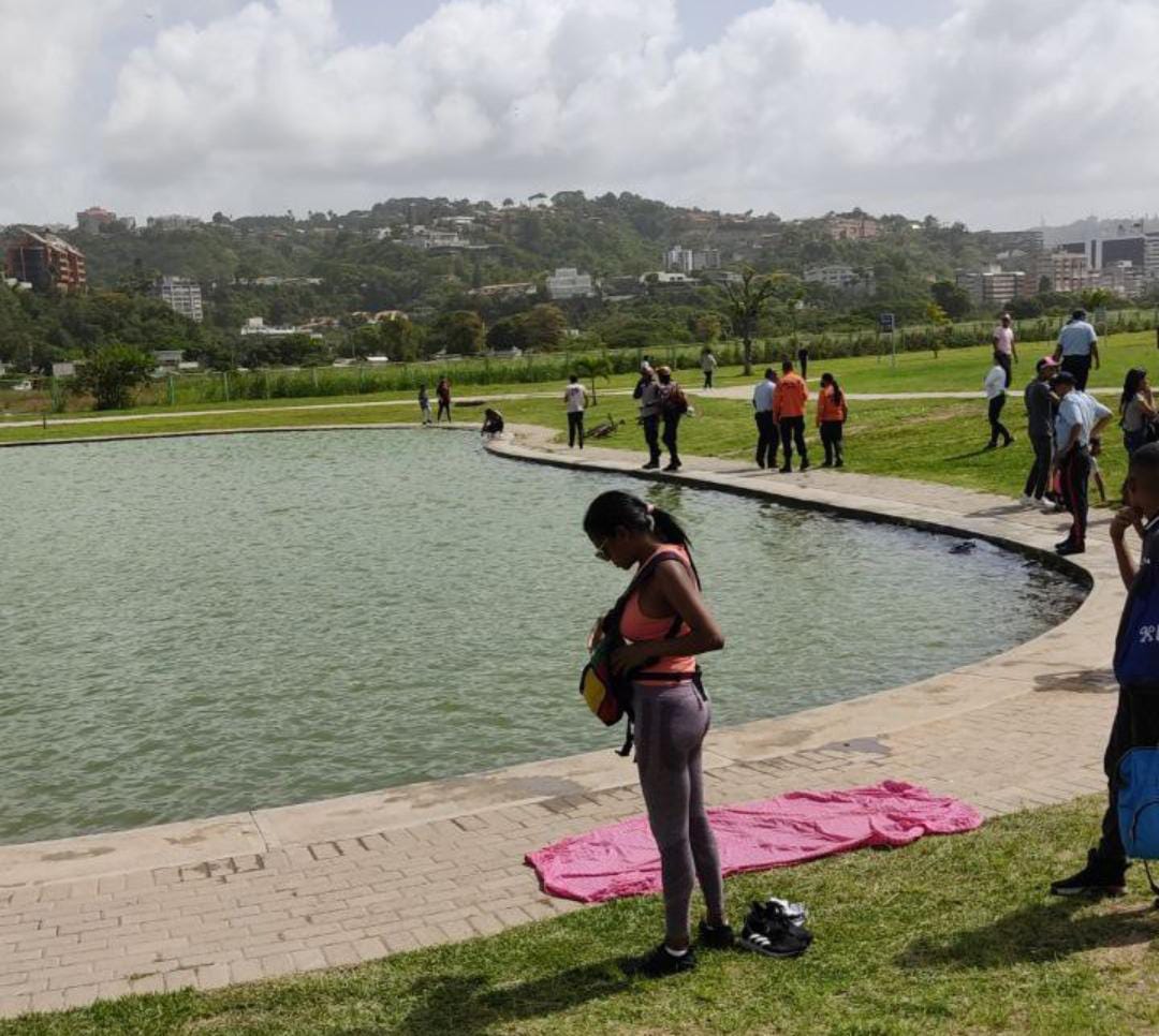 They find the body of a teenager in the lake of Simón Bolívar Park