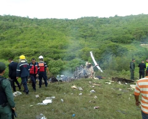 They investigate the causes of the plane crash in Charallave