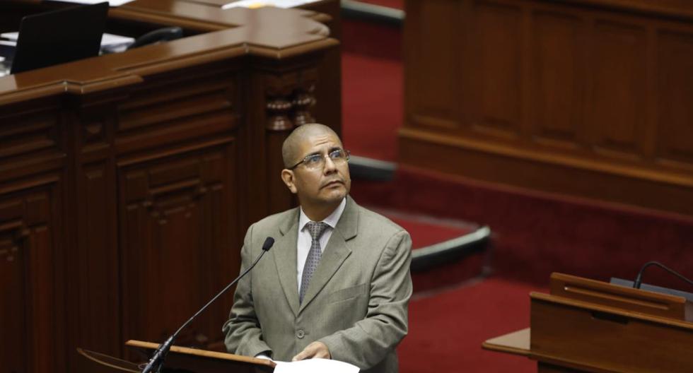 They present a motion of censure against Minister Senmache for the escape of Juan Silva