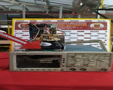 They seized nine kilos of liquid cocaine in a parcel company