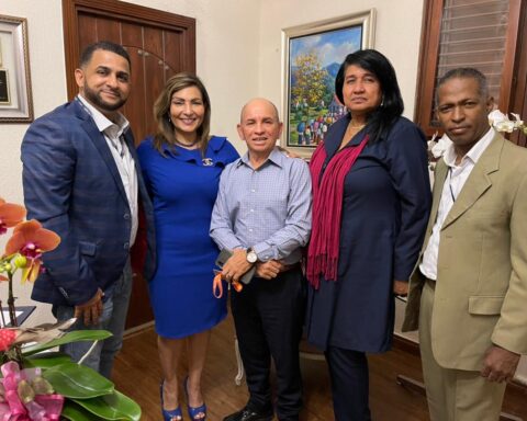 La Circunscripción número 2 del Distrito Nacional está formad por unos 50 barrios o sectores, 55 recintos electores, 470 Colegios Electorales, 19 zonas del PRM y unos 230 mil electores a nivel general.