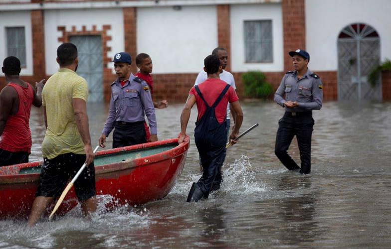 Tres muertes y numerosos daños por fuertes lluvias en Cuba