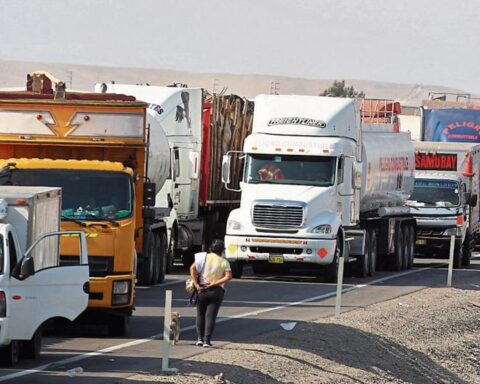 Transport unions demand that heavy transport be considered a public service