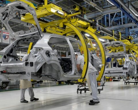 Volkswagen workers will have working hours reduced