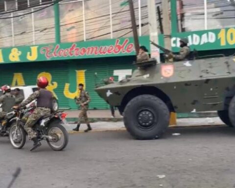 Tanqueta de guerra regresa al Capotillo en operativo mixto