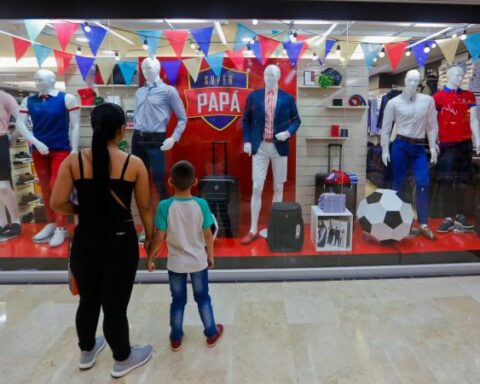 When is Father's Day in Colombia?: Business rescheduled the date